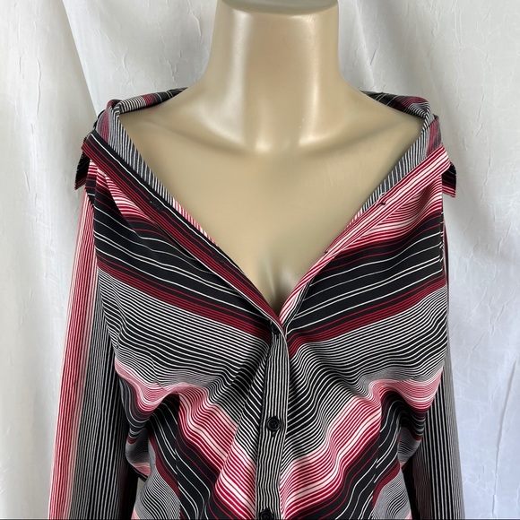 🚫SOLD🚫 Apt. 9 Red Black White Chevron Stripes Button Down - Picture 13 of 16